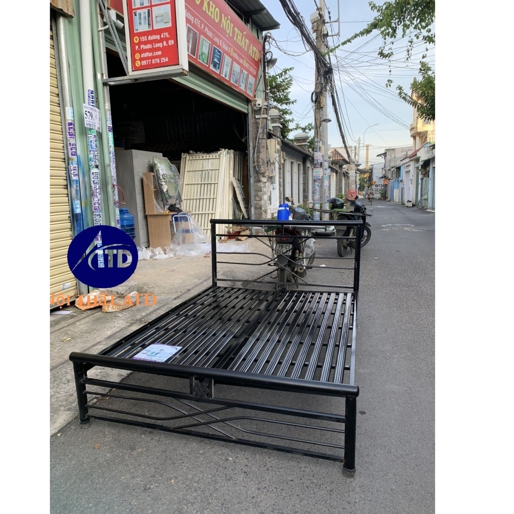 Giường sắt đơn giản 1m4 màu đen giá rẻ mẫu mới đẹp y hình tphcm