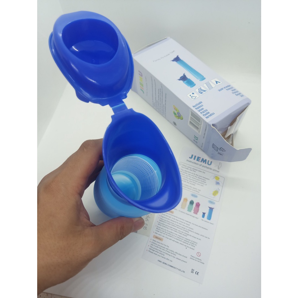 bồn tiểu mini di động có nắp cài chắc chắn, có thể kéo dãn để tăng thể tích chứa, chất liệu nhựa siêu bền