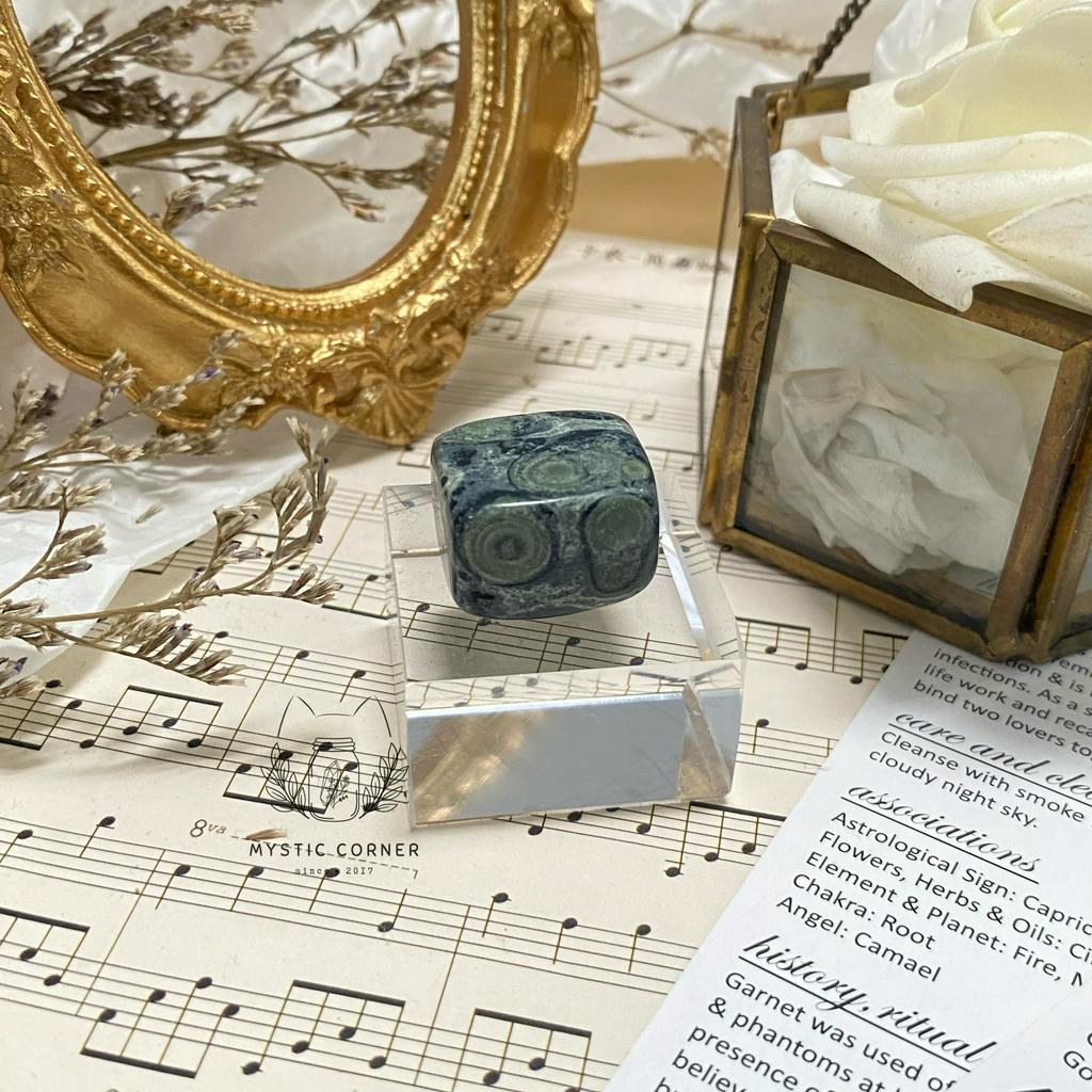 Set đá may mắn dành cho Ma Kết, đá thạch anh, đá thanh tẩy bài Tarot, đá phong thuỷ