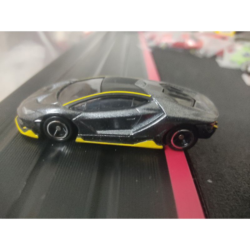 Xe mô hình Tomica- Lamborghini