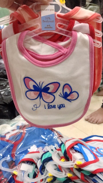 Yếm dán Cater cho bé