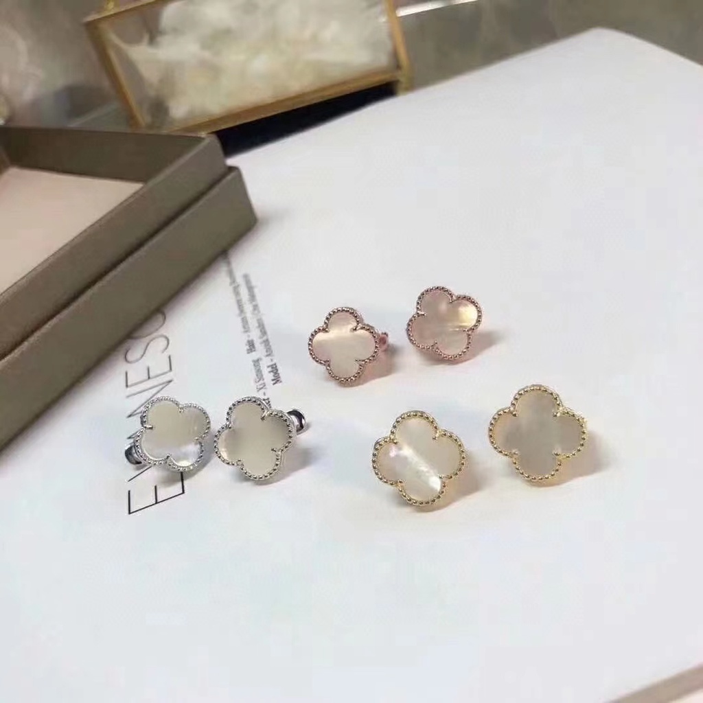 Đôi Khuyên Tai Hình Cỏ Bốn Lá Vỏ Sò