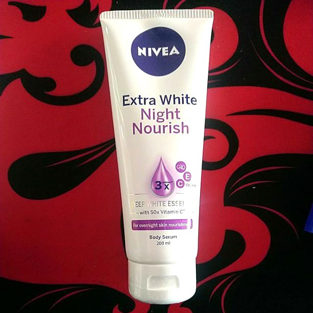 Serum dưỡng thể ban đêm Nivea Extra White Night Nourish (200ml)