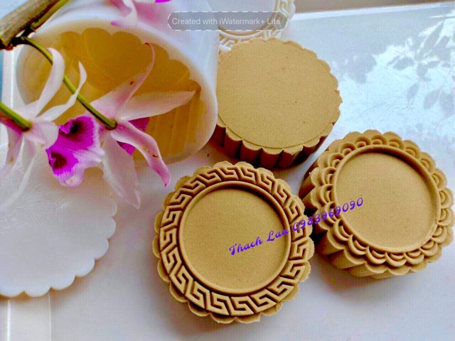 Khuôn lò xo viền trơn