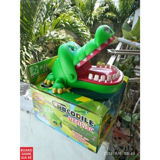 Khám răng cá sấu cao cấp 2631 loại to cá sấu cắn tay