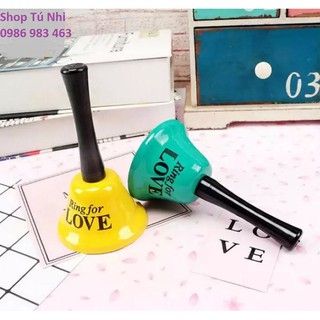 Chuông lắc cầm tay đồ dùng giáo cụ dạy học trong học tập và các hoạt động trò chơi cho giáo viên với nhiều màu