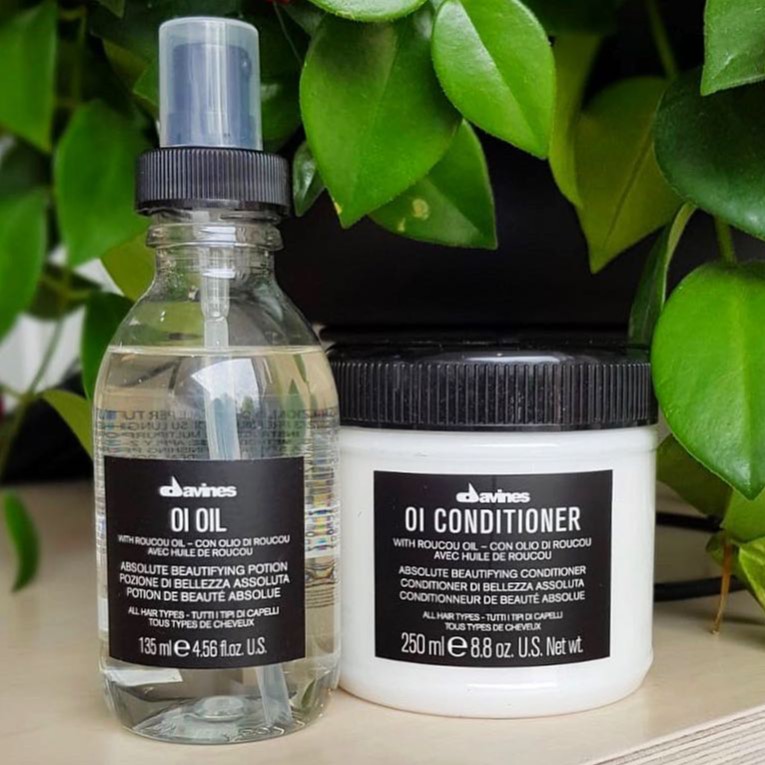 Combo dầu xả và tinh dầu giúp tóc bóng mượt, chắc khỏe Davines OI 250ml/135ml