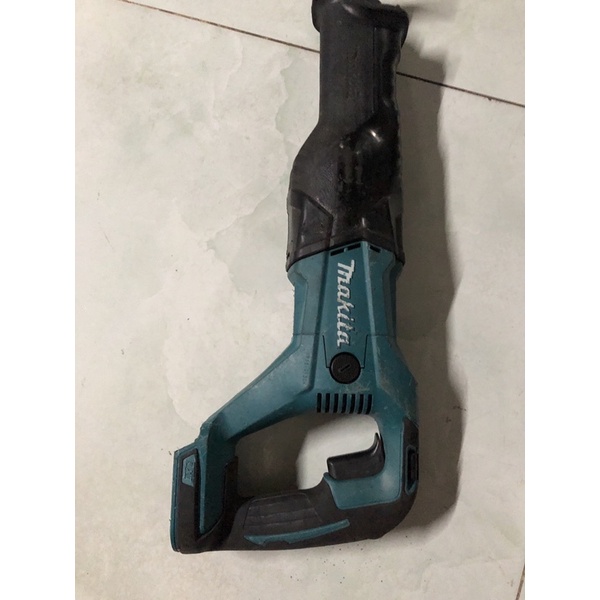 Cưa kiếm Makita 18V