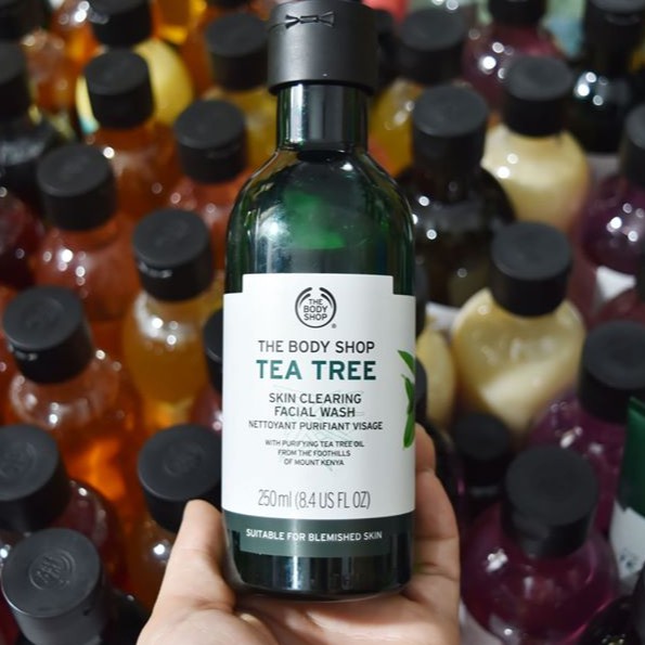 Sữa Rửa Mặt The Body Shop Tea Tree Skin Clearing Facial Wash