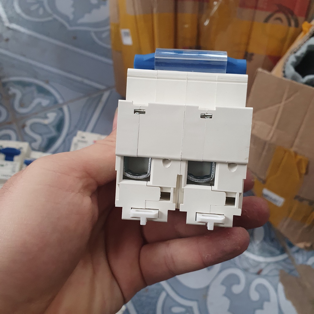 aptomat 250A dành cho xe điện