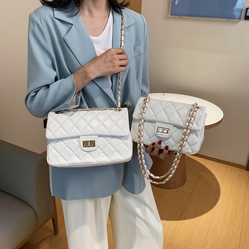 Túi da nữ trần trám khóa ngang - MA199