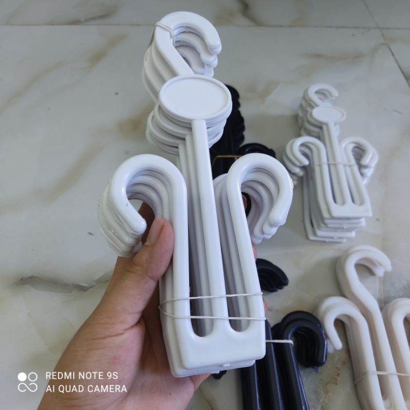 Móc treo dép, treo tông trưng bày cho shop,2 màu đen - trắng xinh xắn, bền đẹp