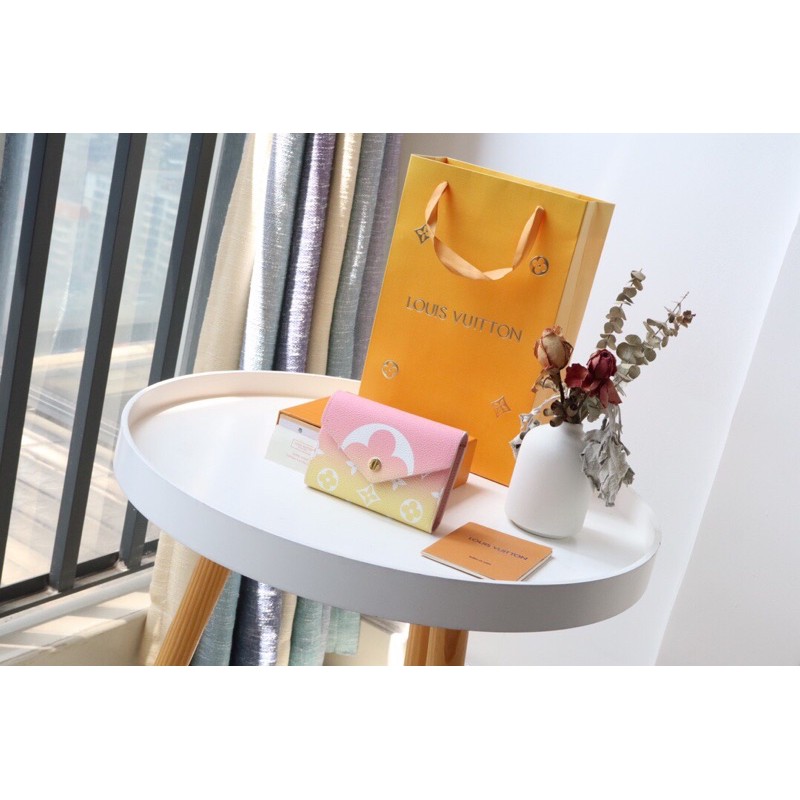 Ví mini dáng gấp của nữ thương hiệu Louis Vuitton LV By The Pool da thật cao cấp mẫu mới