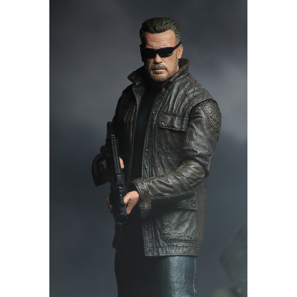 Mô hình Neca Terminator Dark Fate T-800, Sarah Connor