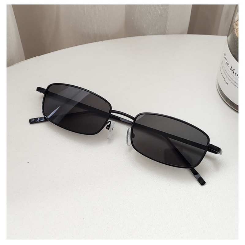 (KIQI-FASHION) COD Kính Mát Chống Tia UV Phong Cách Retro Thời Trang Cho Nữ