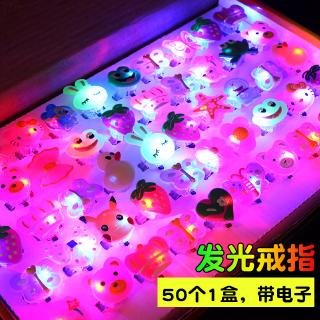1 nhẫn hoạt hình có đèn LED cho bé