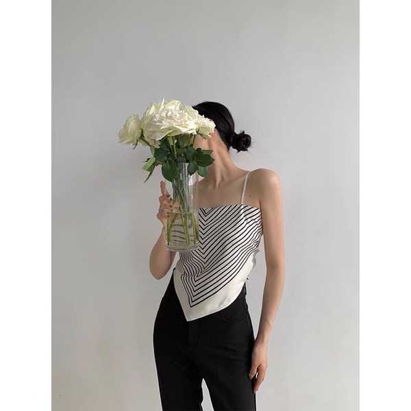 Áo lụa croptop cột nơ sau lưng hai dây sẵn mút