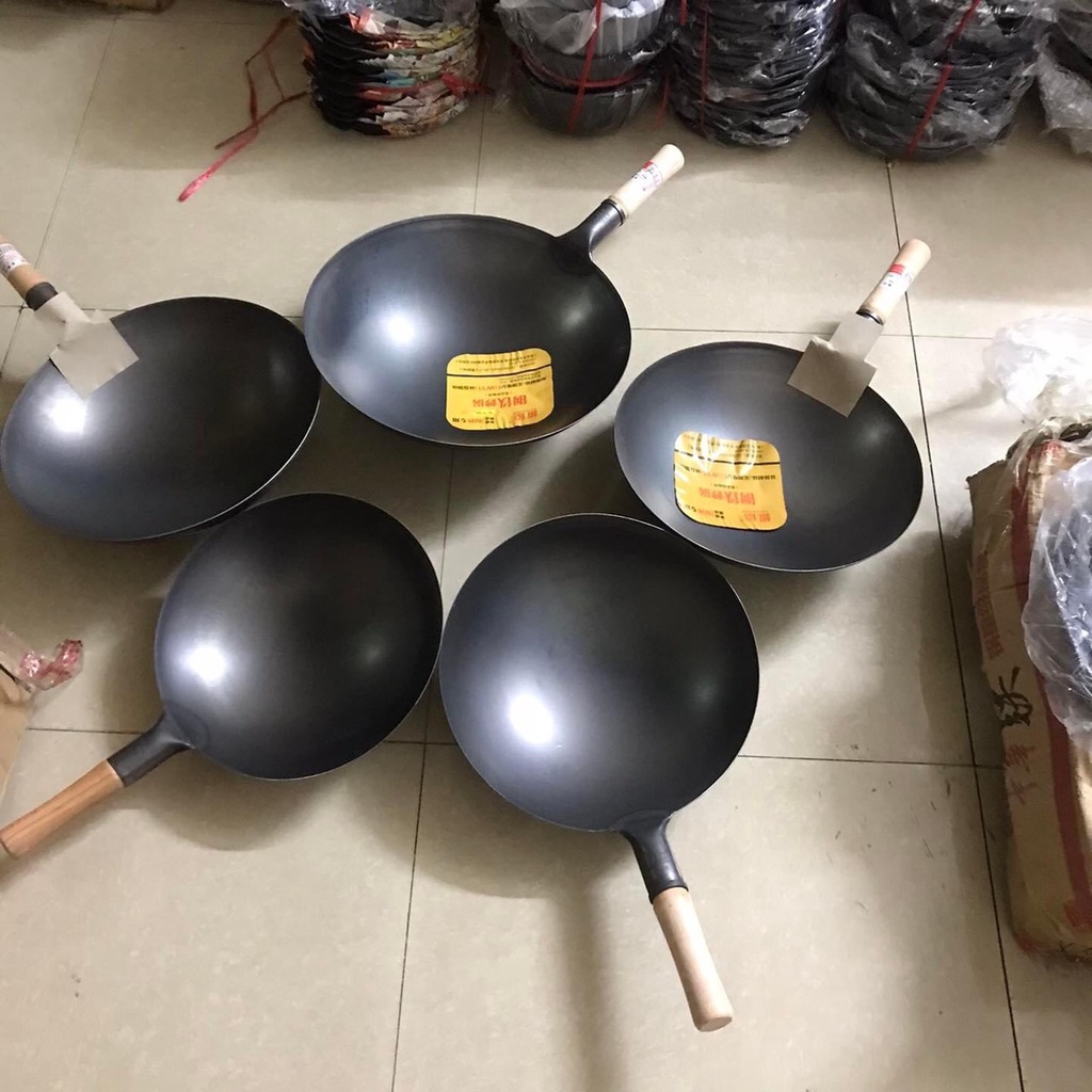 Chảo Thép Cacbon Chống Dính Kiểu Dáng Sâu Lòng Tay Cầm Cán Gỗ Chống Nóng