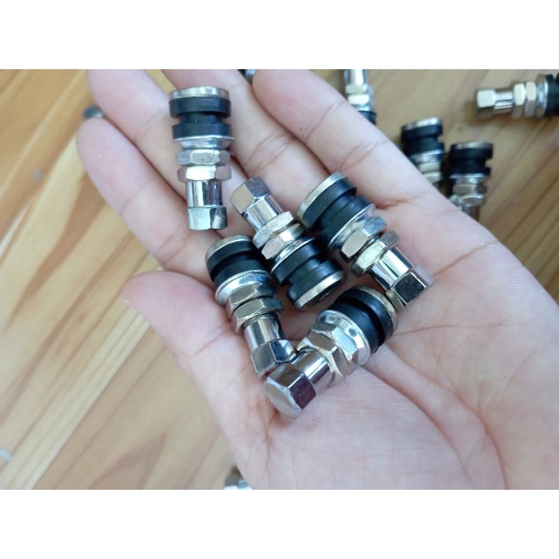 Van vòi inox, cao su lõi đồng cho lốp không săm xe máy, ô tô,..