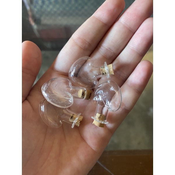 Lọ thuỷ tinh kiểu mini hình trái tim.