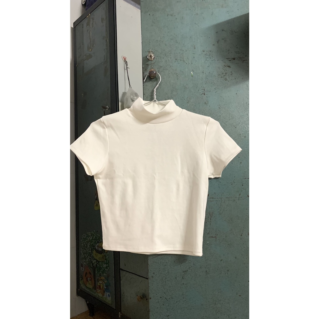 Pass /Thanh lý  áo croptop cổ lọ