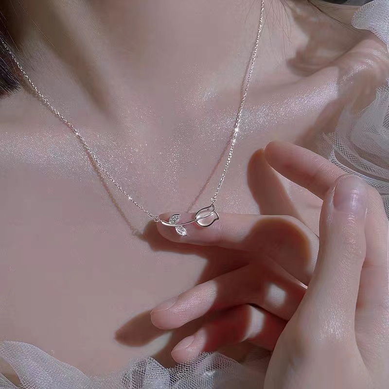 Vòng cổ Mặt Hoa Tulip Thời Trang Vintage Thanh Lịch Cho Nữ