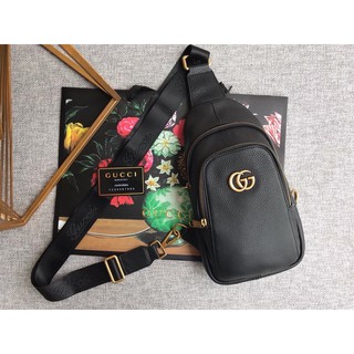 túi đeo chéo khoá mạ vàng cuốn hút gucci GG GC