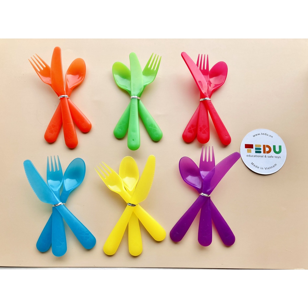 Bộ 3 cái muỗng nĩa nhựa IKEA nhiều màu sắc cho trẻ - (Màu ngẫu nhiên_Không gồm tạp dề) TEDU