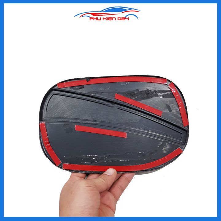 Ốp nắp bình xăng CX5, CX-5 2018-2019-2020-2021-2022-2023 vân cacbon chống trầy trang trí ô tô