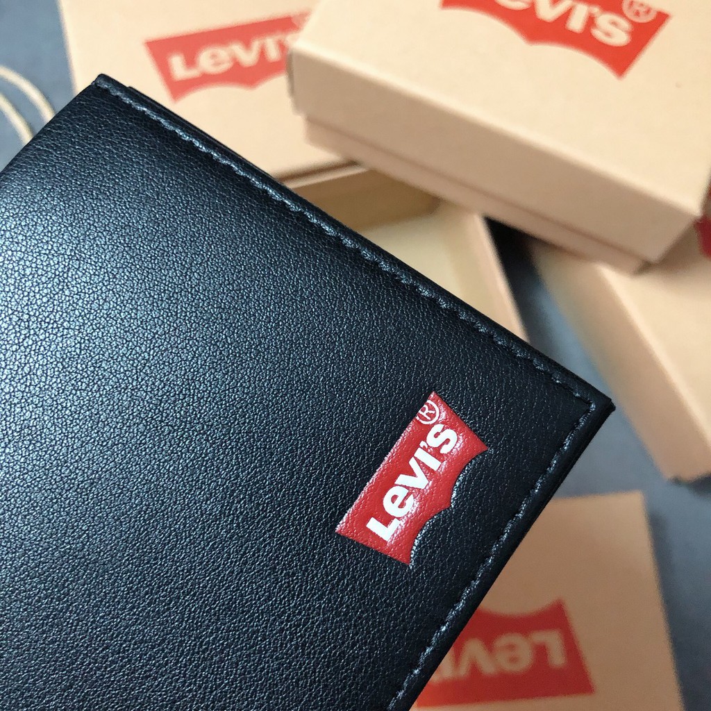 [Mã FAGREAT245 giảm 8% tối đa 50K đơn từ 250K] Ví ngắn Levis logo đỏ - V296