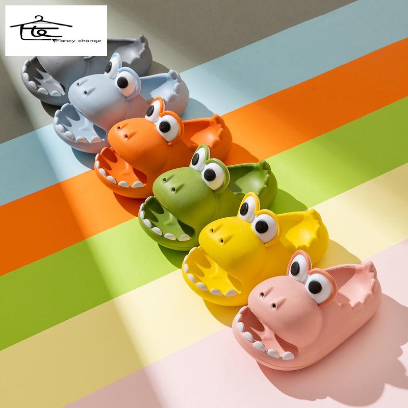 Dép Sandal Bít Mũi Đế Mềm Chống Trượt Chống Nước In Hình Hoạt Hình Dễ Thương