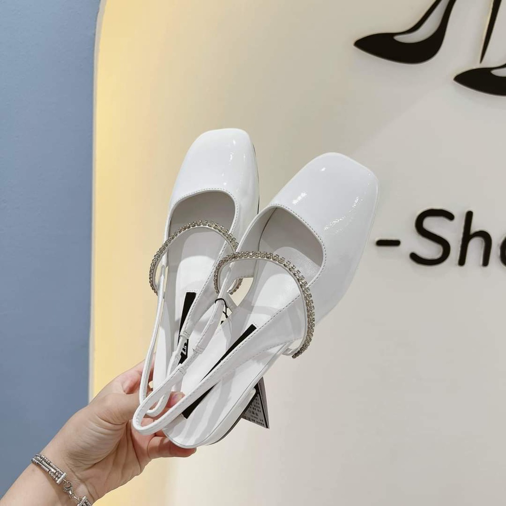 Xăng đan 2p bít mũi da bóng quai đá mềm êm Nguyên hộp hãng cao cấp