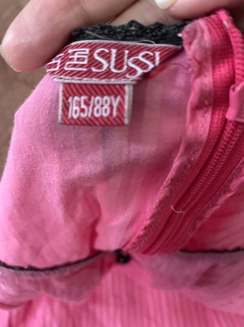 Đầm xoè cổ vuông tim