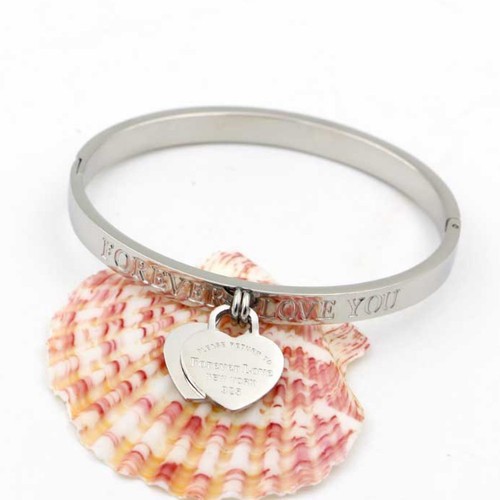 Vòng Tay Trái Tim Tòn Ten Titan Ko Đen TT 2262