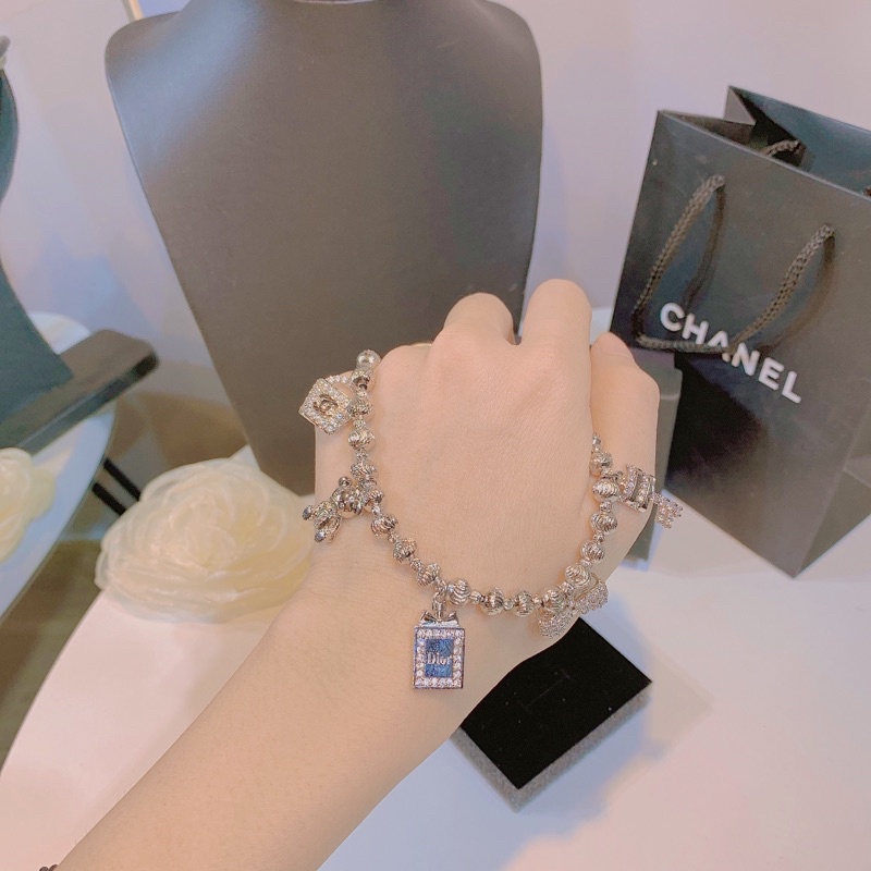 Vòng tay bi charm cao cấp