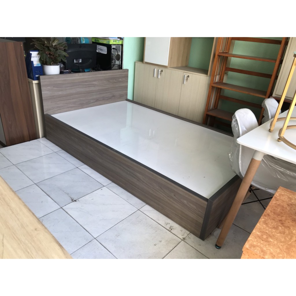 giường ngủ 1m2 hàng trưng bày mẫu