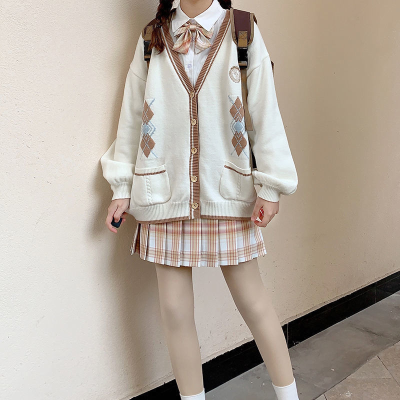 Đồng phục nữ sinh thiết kế đáng yêu độc đáo