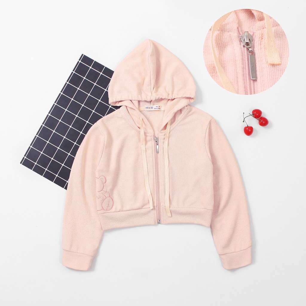 2208.AO KHOAC LEN BG THEU GAU