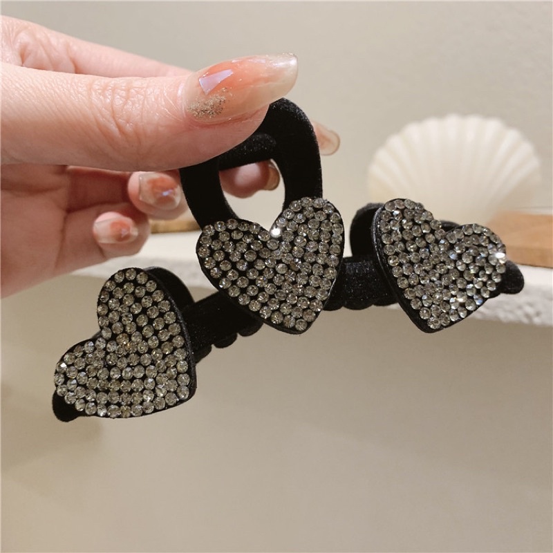 Cặp tóc nhung đính hạt sáng lấp lánh