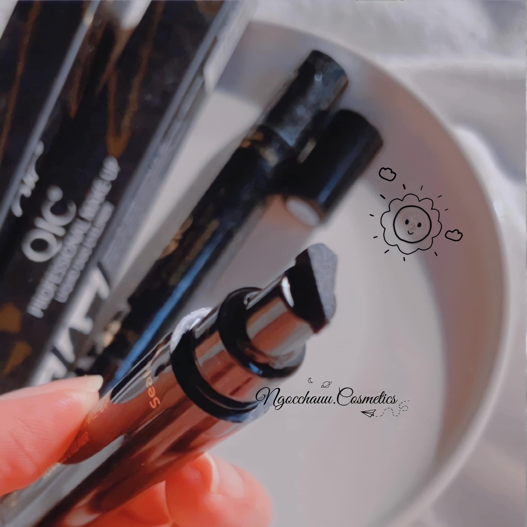 Bút kẻ mắt 2 đầu trang điểm thần thánh