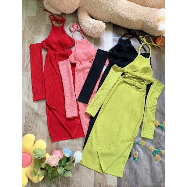 Đầm body xốp mịn cột cổ hở lưng có mút ngực