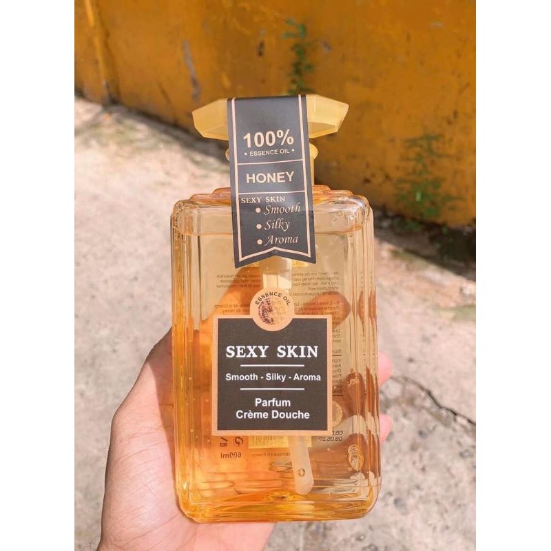 sữa tắm của Pháp màu Vàng S.skin chai 600ml