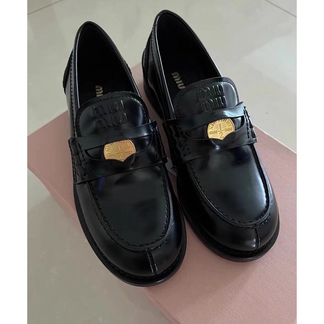 Giày lười da loafer Miu Miu