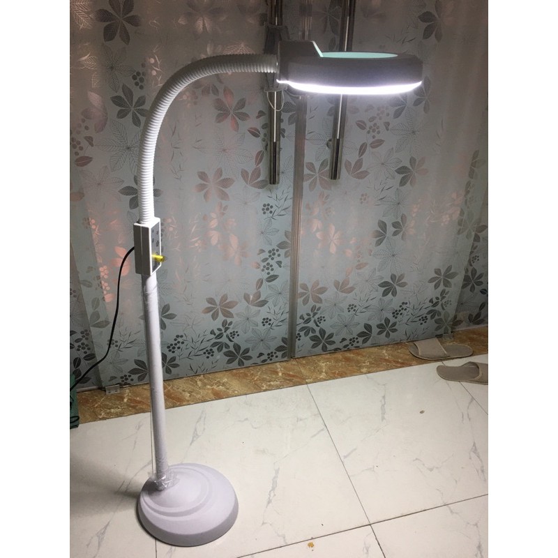 Đèn led spa có chỉnh sáng tối