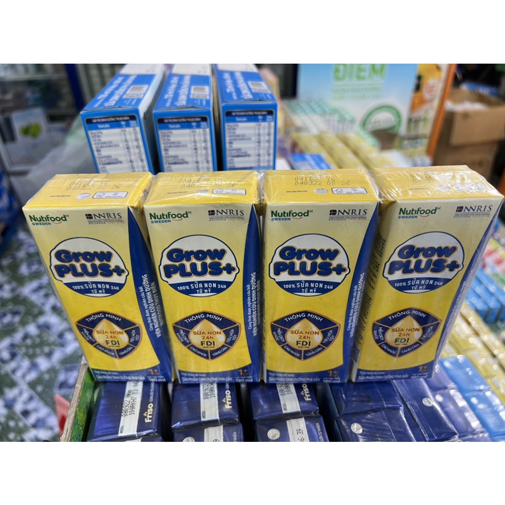 Lốc 4 Hộp Sữa Bột Pha Sẵn Nutifood GrowPLUS+ Sữa Non (Vàng) 110ml - 180ml
