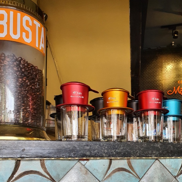 Cà phê rang xay nguyên chất Robusta đặc sản Huế đậm đà thơm nồng FIN Coffee đạt chứng nhận HACCP pha phin 1000 g | BigBuy360 - bigbuy360.vn