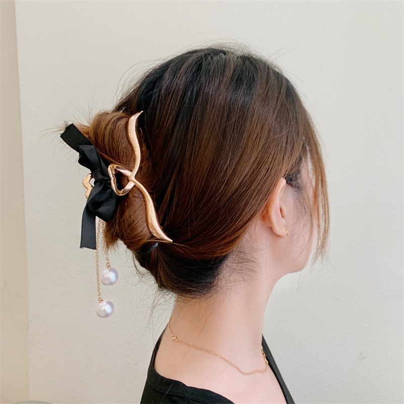 Kẹp Ngoạm Tóc Họa Tiết Dây Tua Rua Đính Nơ Đen Sang Chảnh