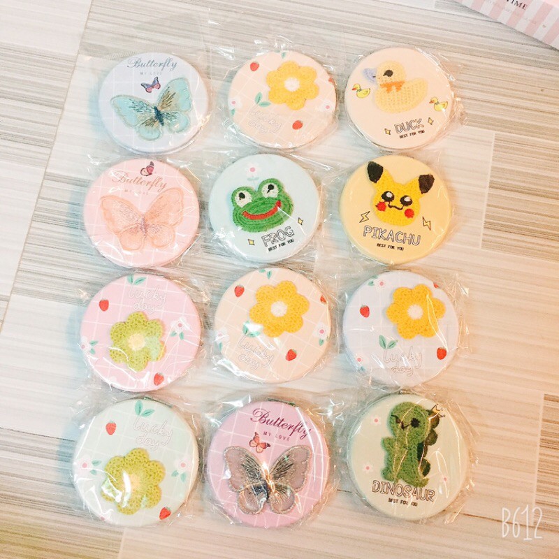 Gương mini 2 mặt có hình thêu . .