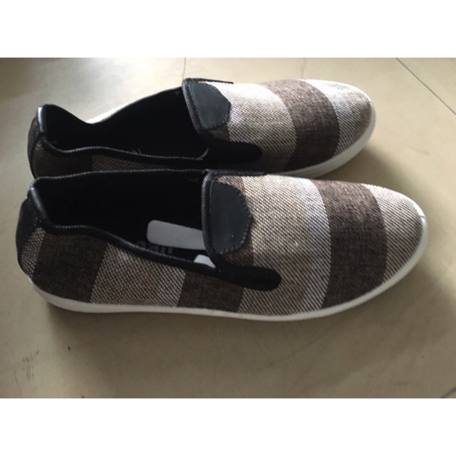 Giày lười vải nam sale 150k còn 95k