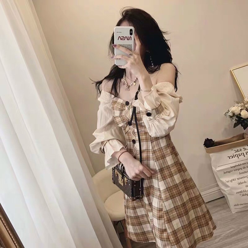 [Mã SKAMA06 giảm 8% tối đa 50K đơn 250K] Đầm trễ vai caro phối nút